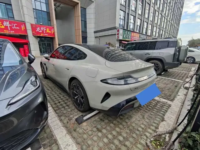 Xiaomi Auto Xiaomi SU7 2024 RWD Ultra Long Range Advanced Smart Driving Pro Edition — Фото автомобиля 5