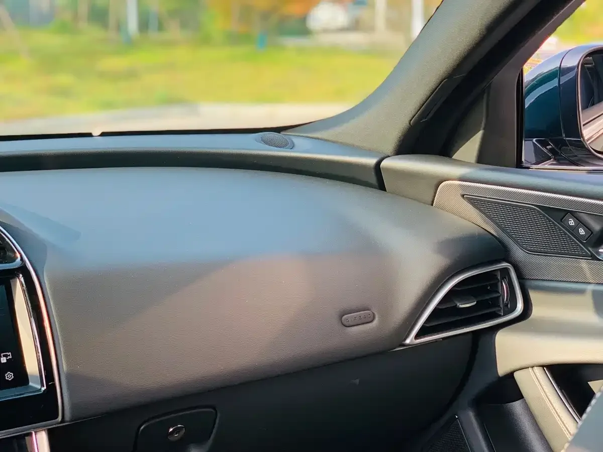 Jaguar Jaguar XEL 2021 2.0T 200PS R-DYNAMIC Youth Sport Edition — Фото автомобиля 22