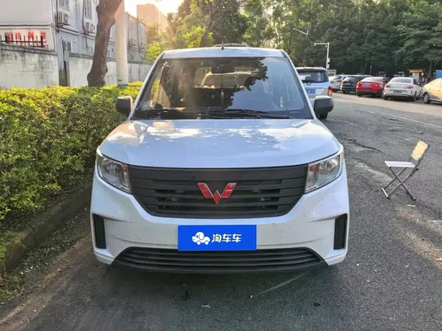 Wuling Hongguang Plus — Фото автомобиля 2
