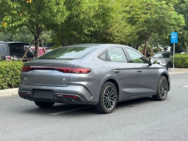 BYD Qin L 2024 DM-i 120KM Excellence Model — Фото автомобиля 3