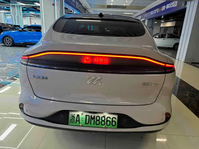 IM Motors LS6 — Фото автомобиля 6