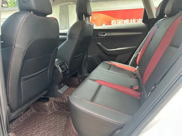Skoda Karoq — Фото автомобиля 6
