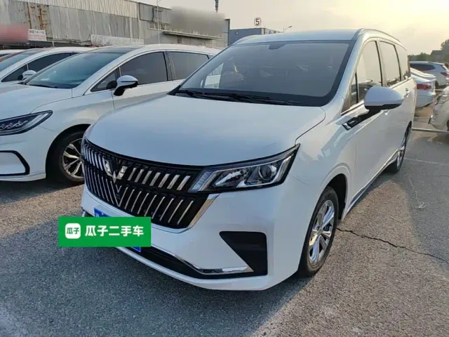 Фотография автомобиля — Wuling Jiachen