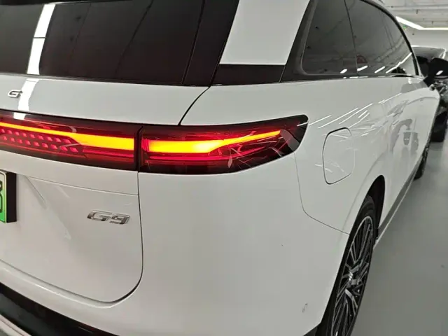 Xpeng G9 — Фото автомобиля 7