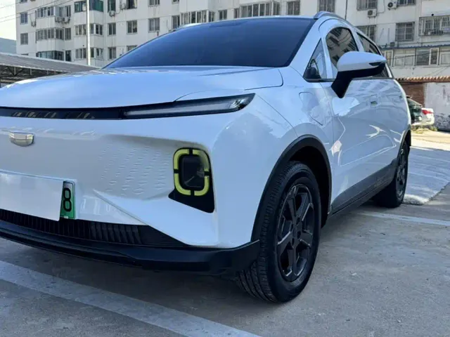 Фотография автомобиля — Geely Geometry E Firefly
