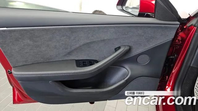 Tesla Model 3 — Фото автомобиля 13