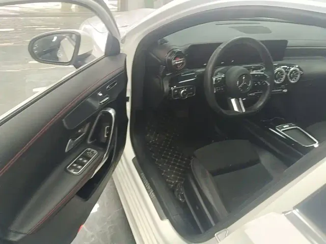 Mercedes-Benz A-Class — Фото автомобиля 15