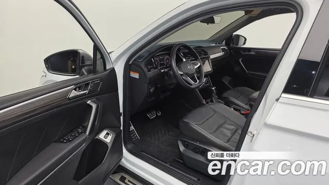 Volkswagen Tiguan — Фото автомобиля 10