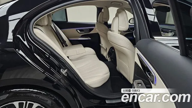 Mercedes-Benz E-Class — Фото автомобиля 11