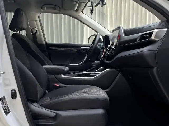 Toyota Highlander — Фото автомобиля 20