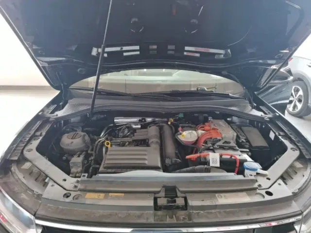 Volkswagen Tiguan L PHEV — Фото автомобиля 19