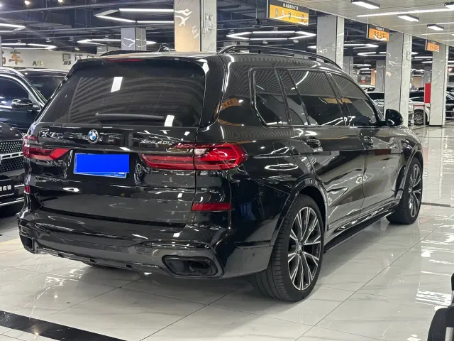 BMW X7 — Фото автомобиля 10
