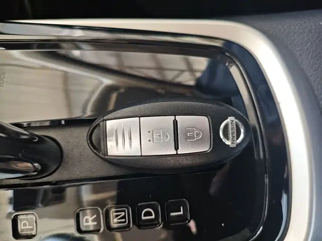 Nissan Tiida — Фото автомобиля 8