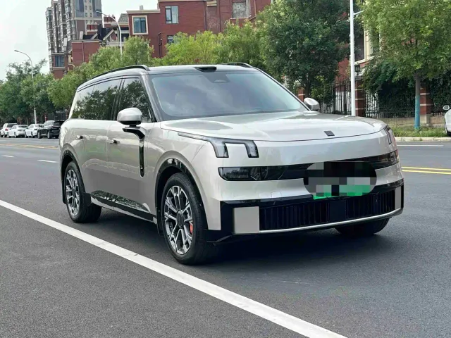Lynk & Co 900 — Фото автомобиля 3