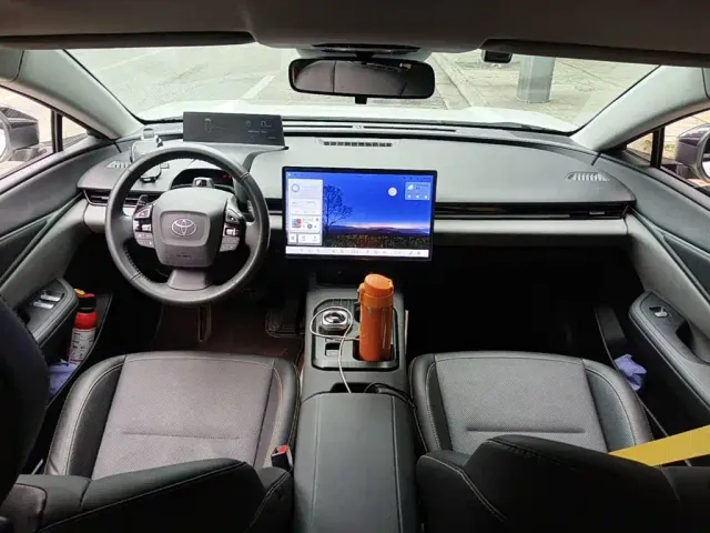 Toyota bZ5 — Фото автомобиля 12