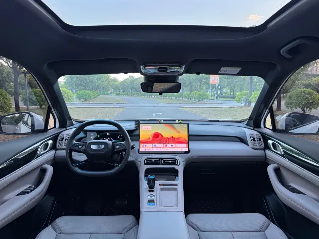 Geely Boyue L — Фото автомобиля 12