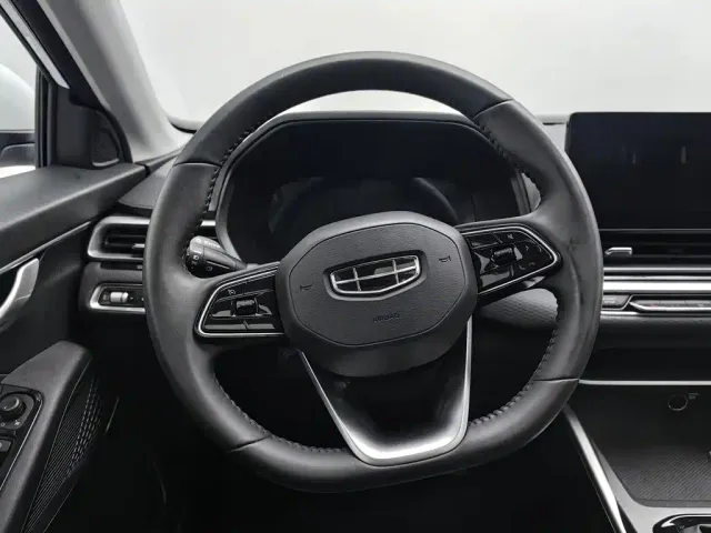 Geely Emgrand — Фото автомобиля 11