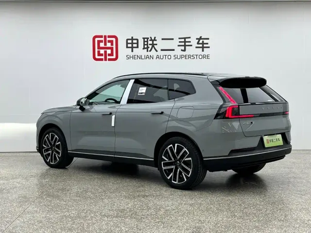 Volvo XC70 Plug-in Hybrid — Фото автомобиля 2