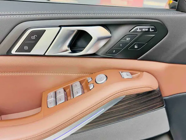 BMW X7 — Фото автомобиля 11