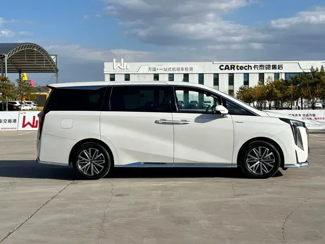 GAC Trumpchi M8 — Фото автомобиля 5