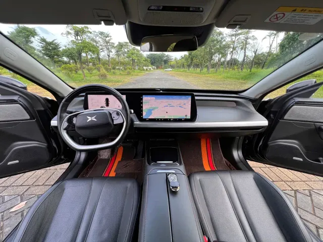 Xpeng P7 — Фото автомобиля 13