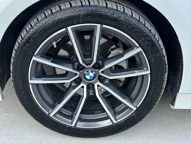 BMW 3 Series — Фото автомобиля 5
