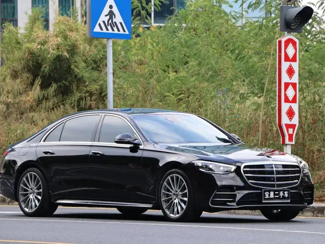 Mercedes-Benz S-Class — Фото автомобиля 3