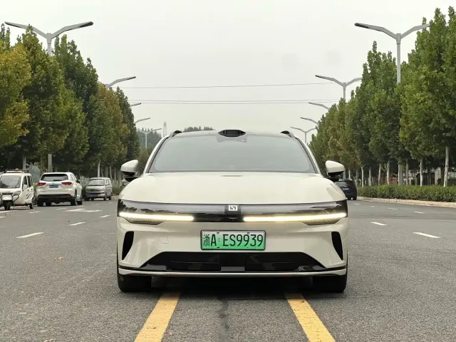 Zeekr 007 GT — Фото автомобиля 2