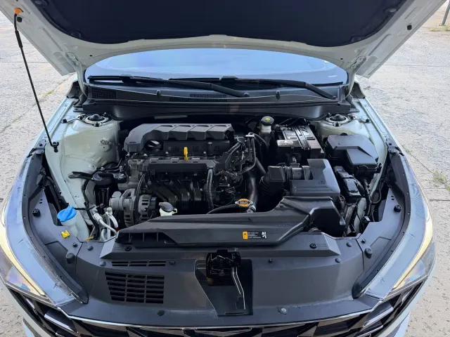 Hyundai Elantra — Фото автомобиля 15