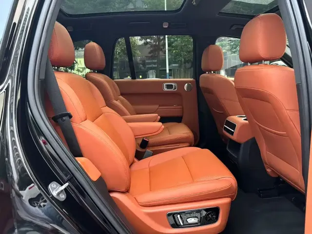 Li Auto L8 — Фото автомобиля 8