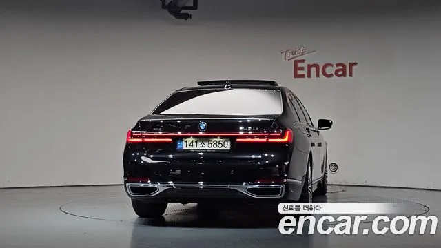 BMW 7-Series — Фото автомобиля 4