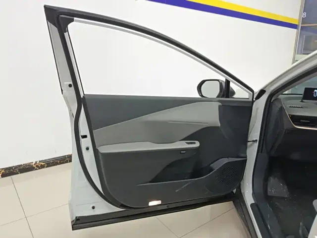 Toyota bZ3 — Фото автомобиля 7