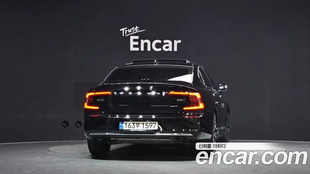 Вольво S90 — Фото автомобиля 4