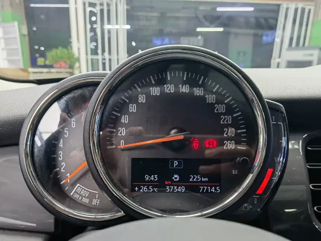 MINI Hatch — Фото автомобиля 16