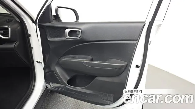 Hyundai Venue — Фото автомобиля 13