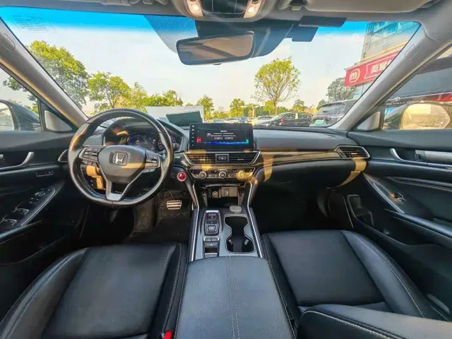 Honda Accord — Фото автомобиля 5