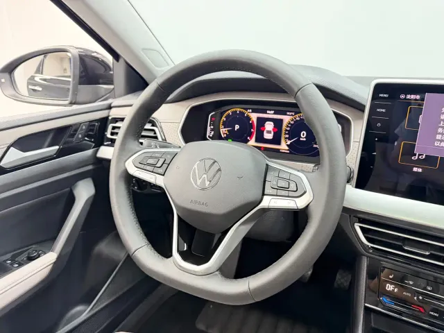 Volkswagen Lavida — Фото автомобиля 12