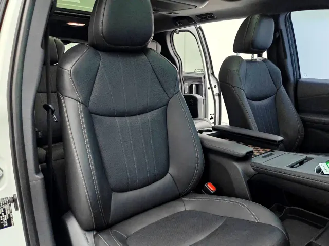 Toyota Sienna — Фото автомобиля 8