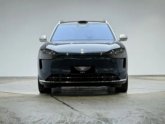 Aito M9 — Фото автомобиля 2