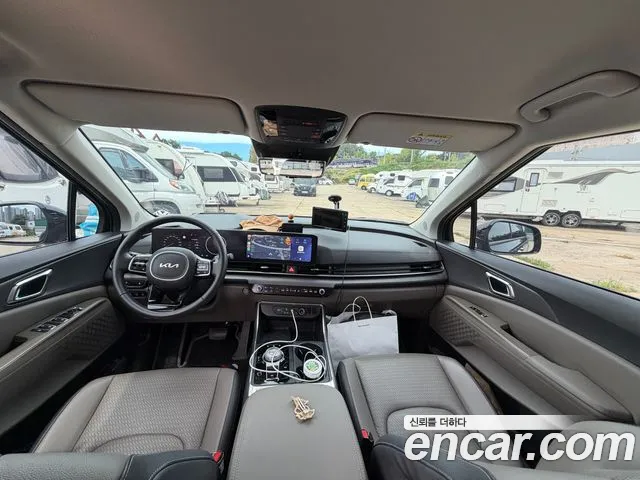 Kia Carnival Generation 4 — Фото автомобиля 6