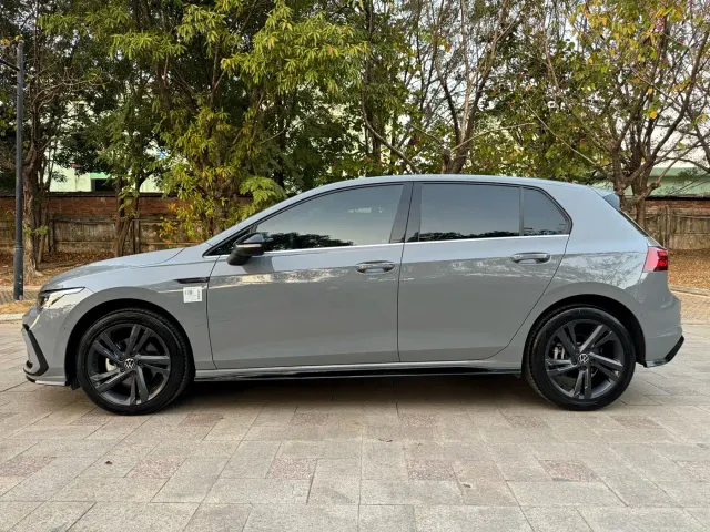 Volkswagen Golf — Фото автомобиля 4