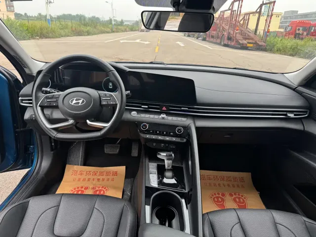 Hyundai Elantra — Фото автомобиля 11