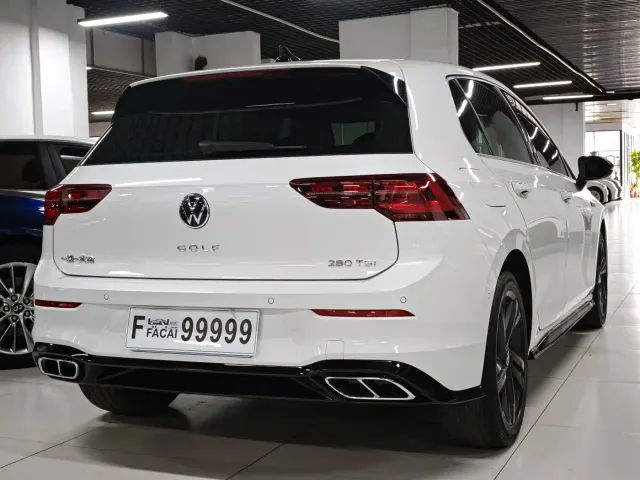 Volkswagen Golf — Фото автомобиля 4