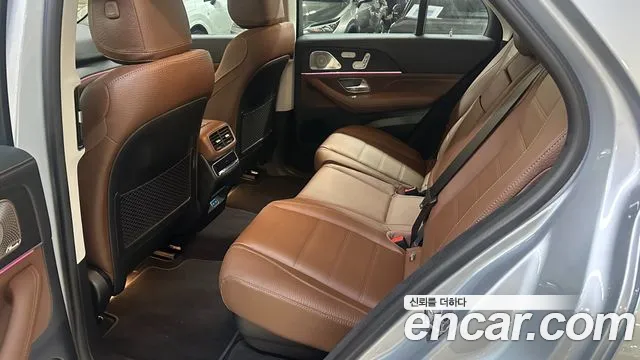 Mercedes-Benz GLE-Class — Фото автомобиля 17