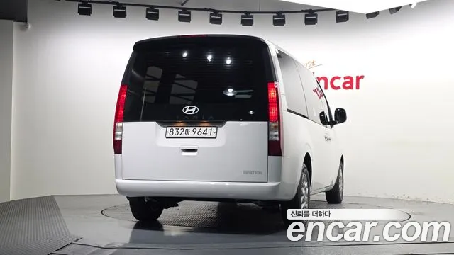 Hyundai Staria Staria — Фото автомобиля 2