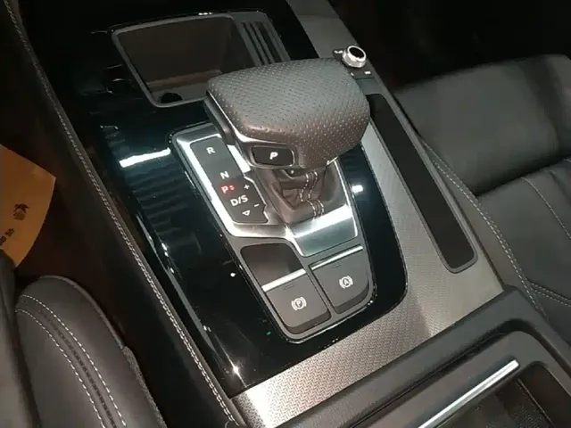 Audi Q5L — Фото автомобиля 13