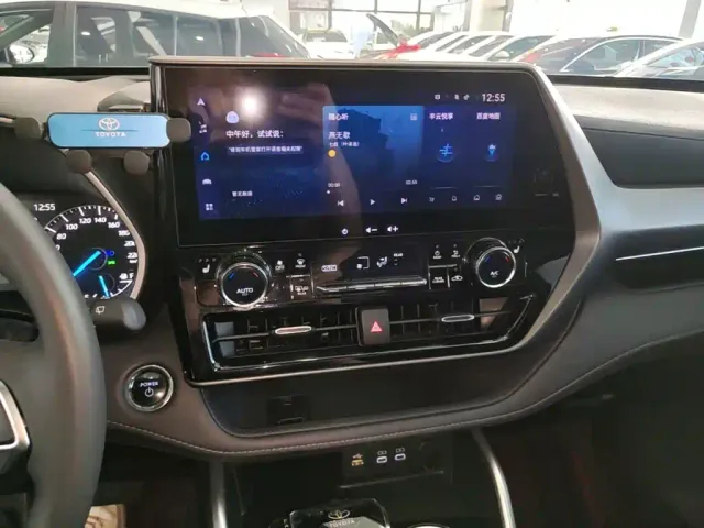 Toyota Highlander — Фото автомобиля 12