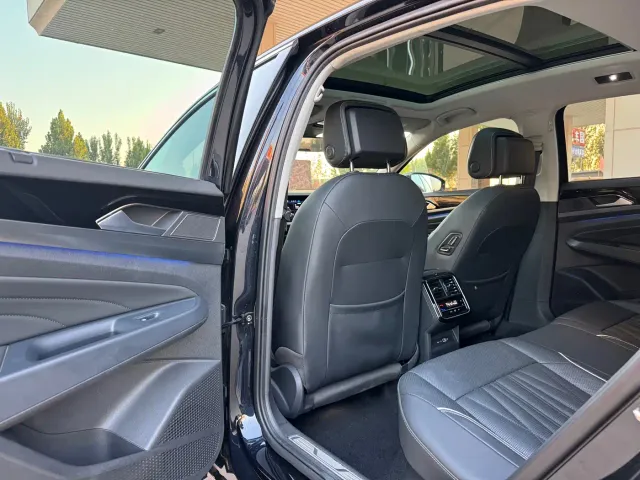 Volkswagen Passat — Фото автомобиля 7