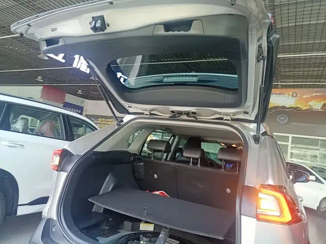 Toyota Wildlander — Фото автомобиля 18