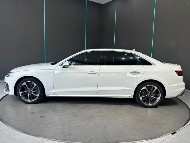 Audi A4L — Фото автомобиля 4